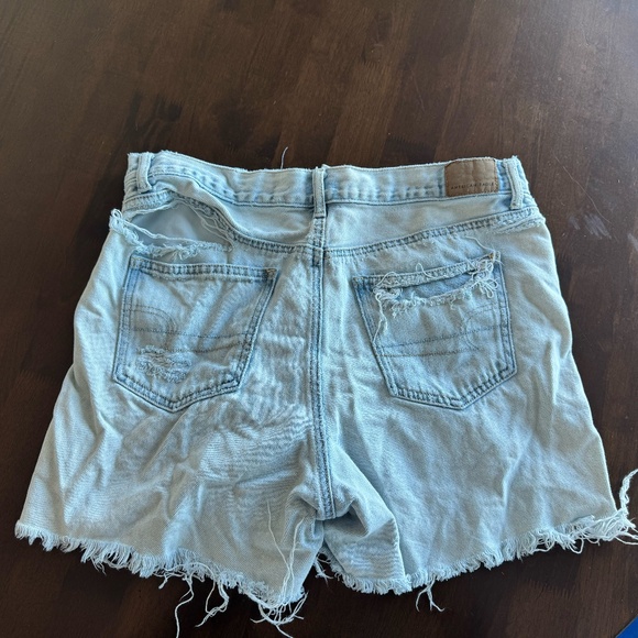 American Eagle Mom Short - Picture 4 of 4